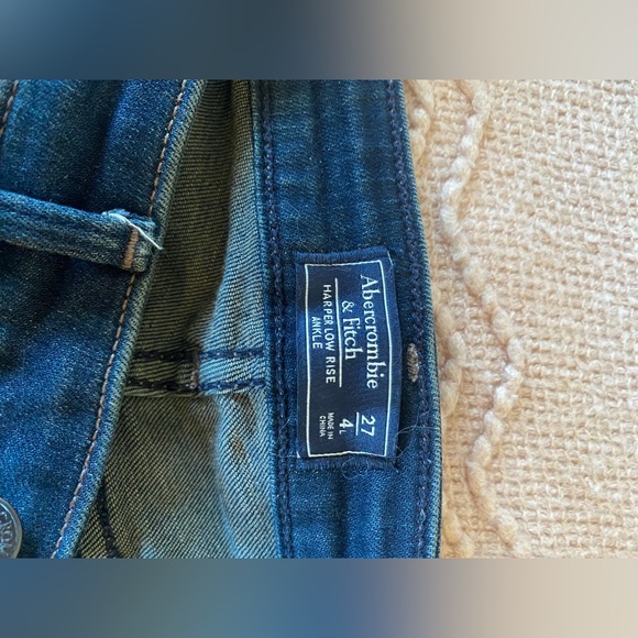 A&F Harper low rise ankle jeans - Picture 5 of 7